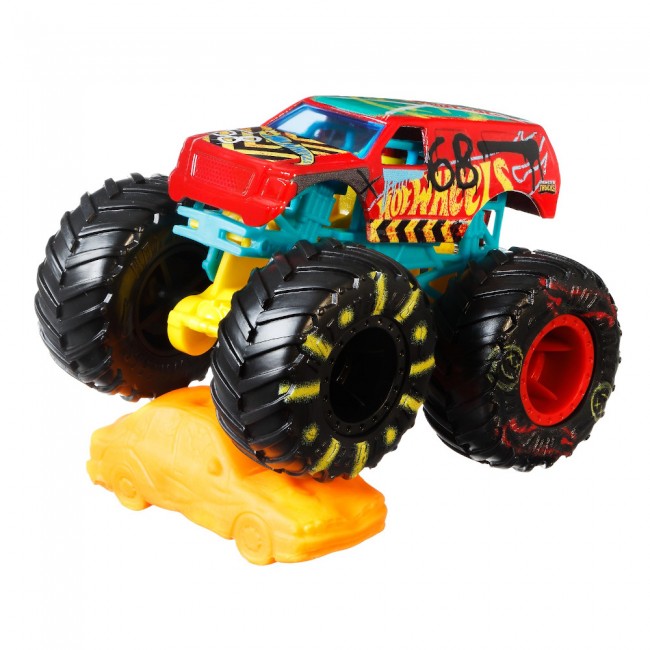 Базова машинка позашляховик серії Monster Trucks Hot Wheels в ас FYJ