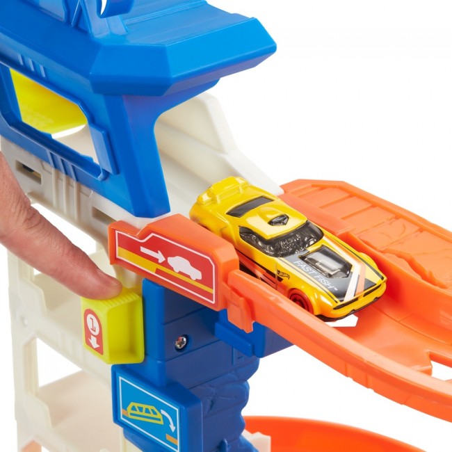Ігровий набір Втеча від лютої акули Hot Wheels HDP06
