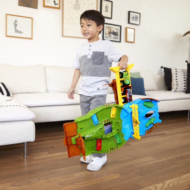 Ігровий набір Перегони титанів серії Monster Trucks Hot Wheels HGV12
