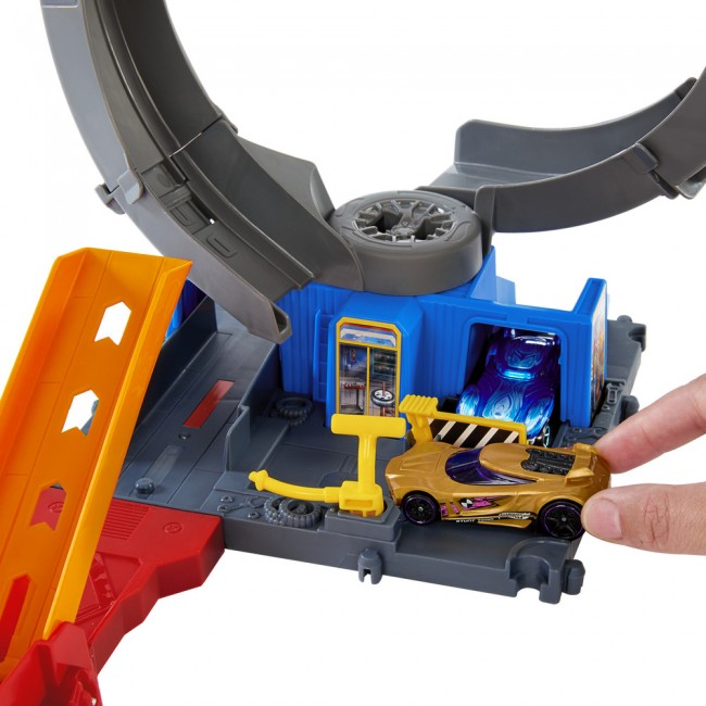 Ігровий набір Неймовірна атака кажана Hot Wheels HTN