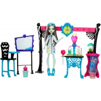 Игровой набор "Френки Штейн Научный Класс" Monster High