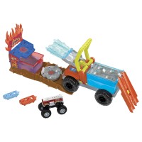 Игровой набор "Пожарное спасение" из серии "Измени цвет" Monster Trucks Hot Wheels